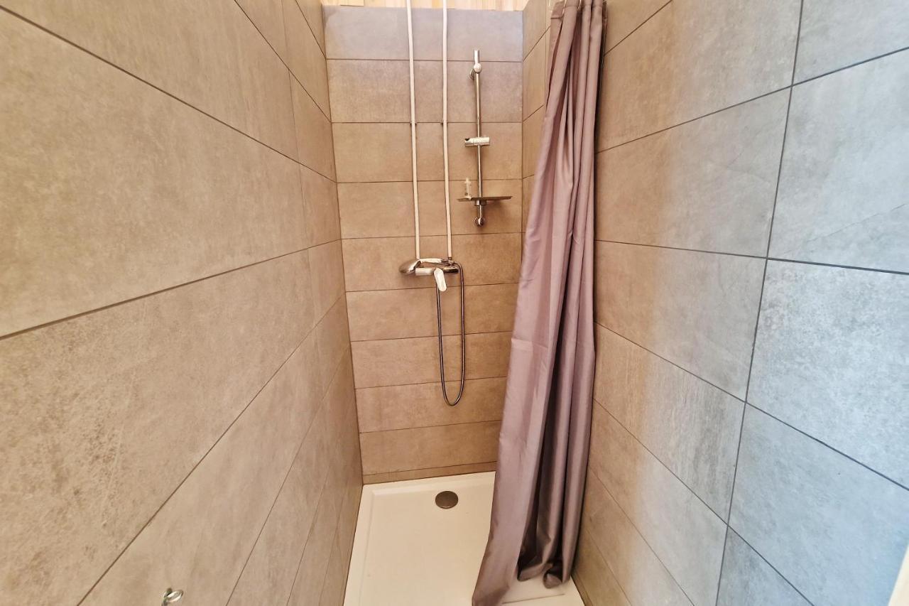 Kamp Beli Gaber Hotel Stari Trg pri Lozu ภายนอก รูปภาพ